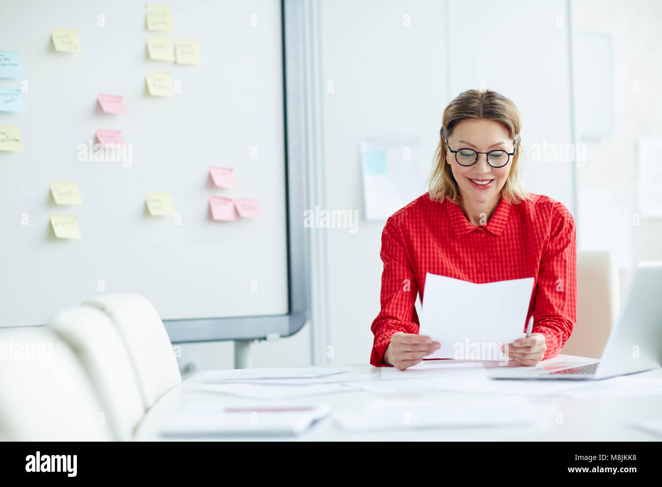 Executive resume hi-res stock photography and images - Alamy