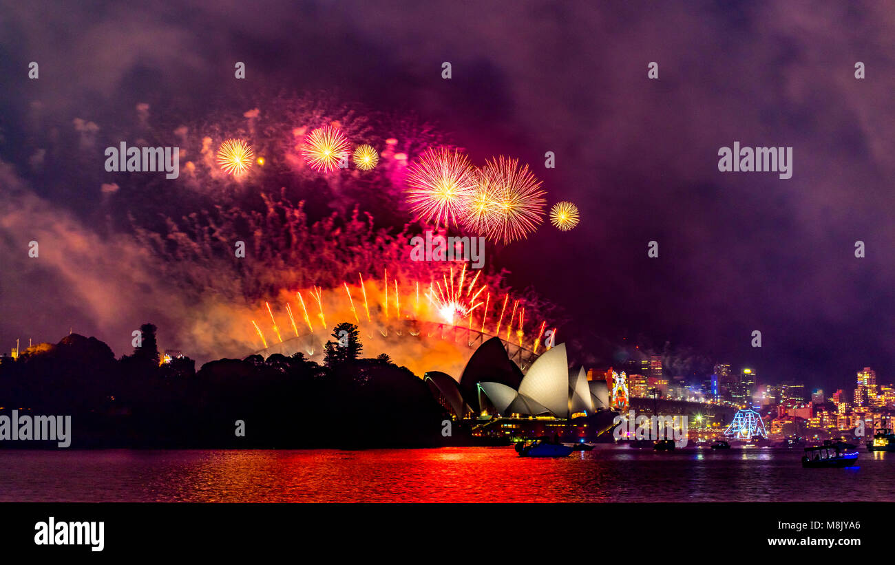 Sydney festival fireworks hi-res stock photography and images - Alamy