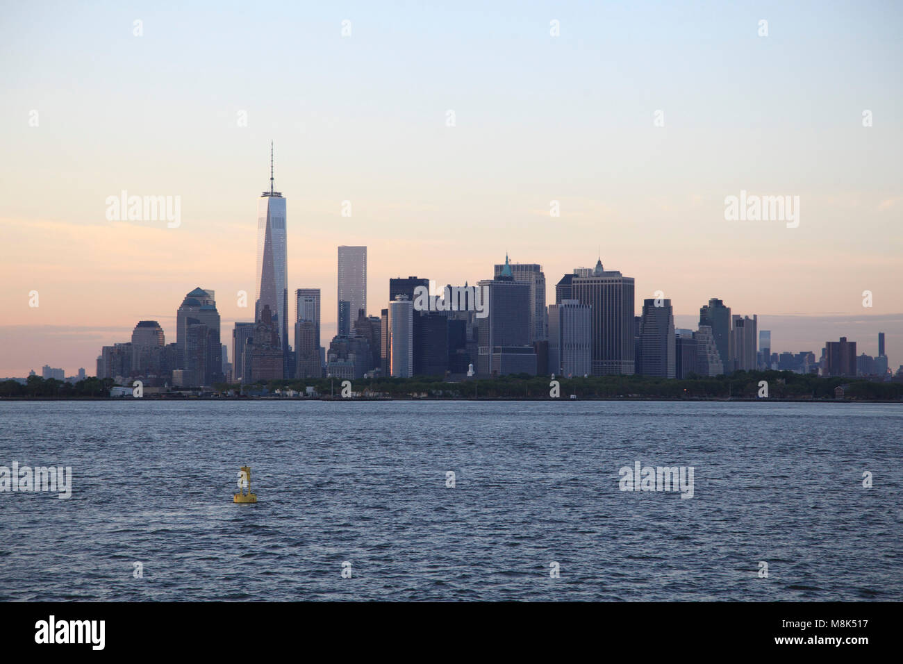 Lower manhattan skyline hi-res stock photography and images - Alamy