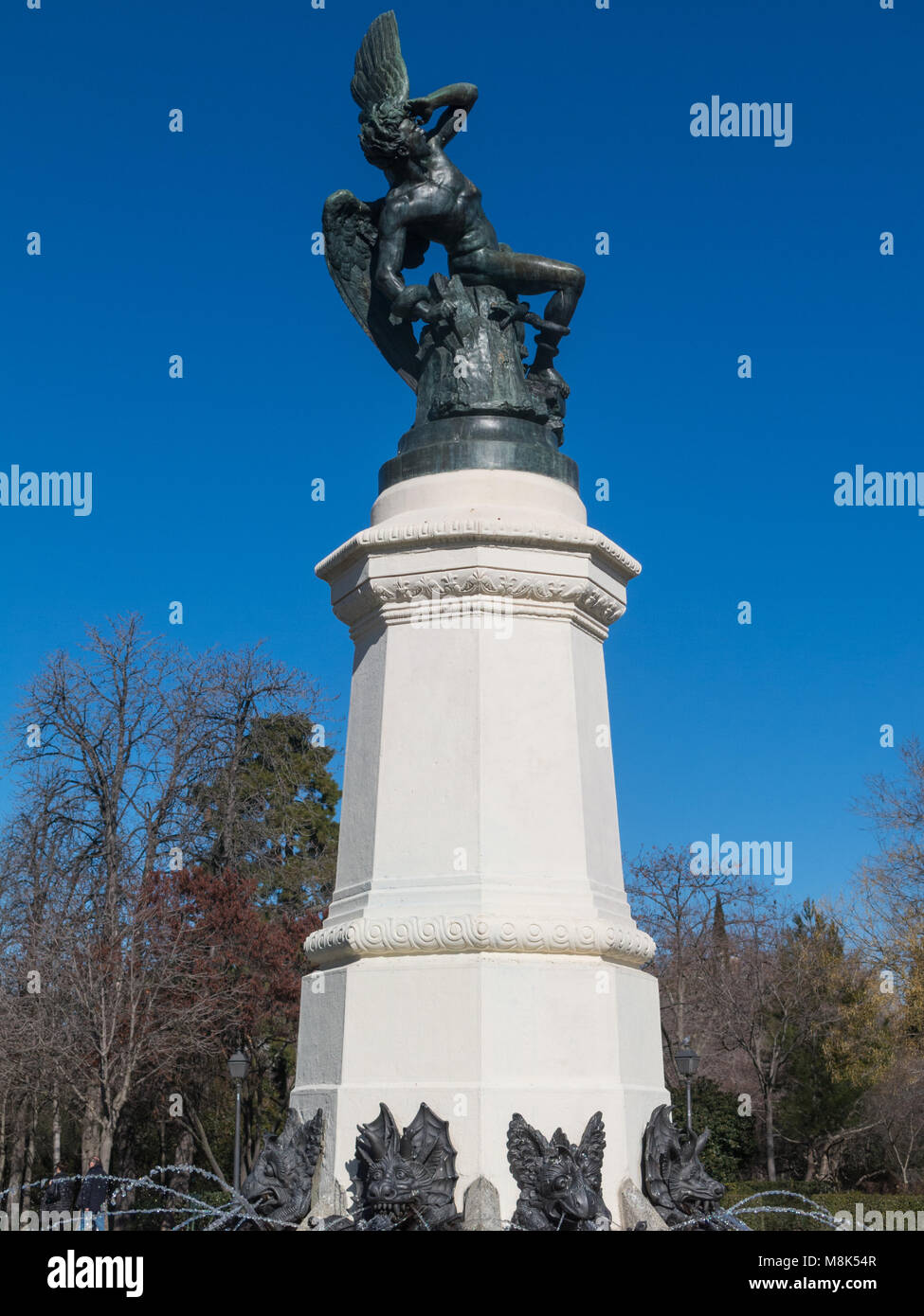 Fountain of Fallen Angel (Fuente del Angel Caido, by Ricardo Bellver, 1877) highlight of Buen