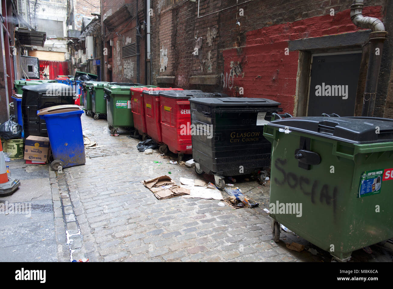 dumpsters-in-alley-uk-M8K6CA.jpg