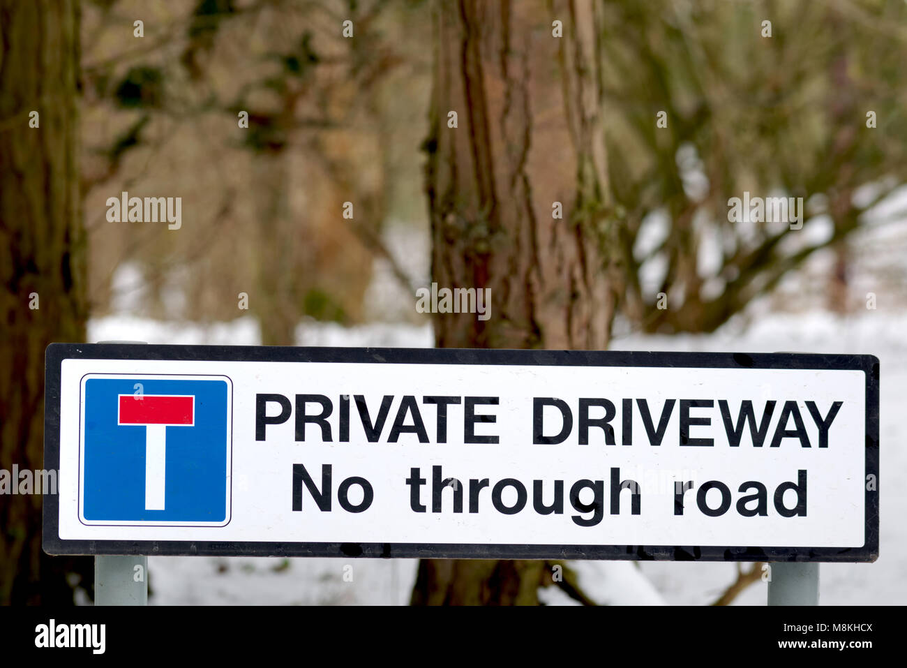 No through road sign hi-res stock photography and images - Alamy