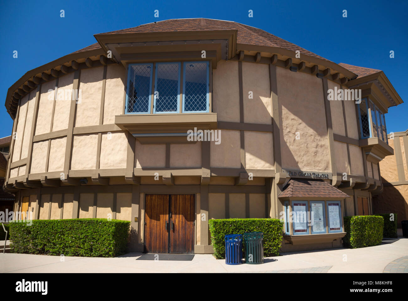 The old globe theater hi res stock photography and images Alamy