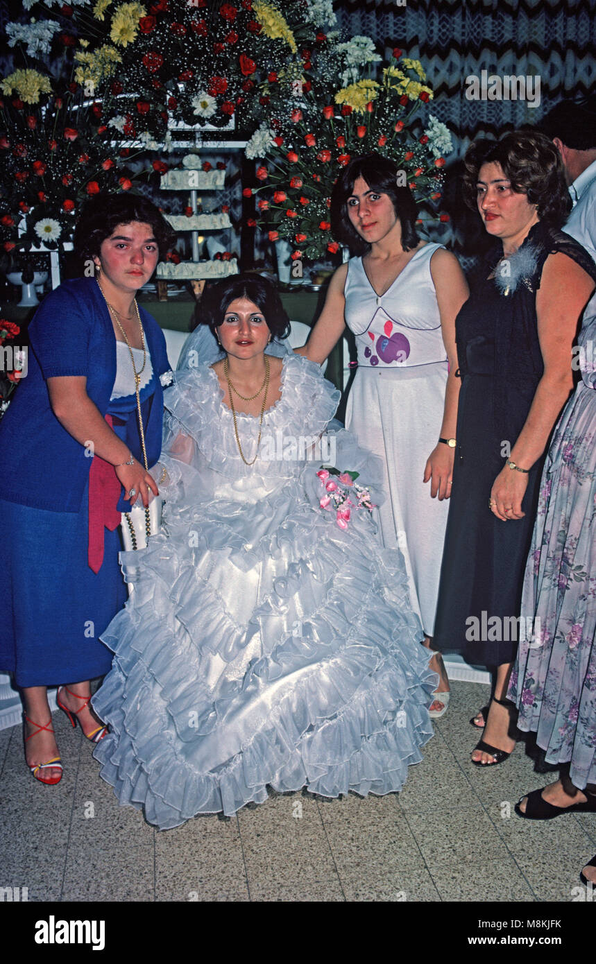 georgian-jewish-wedding-in-ashdod-israel-M8KJFK.jpg