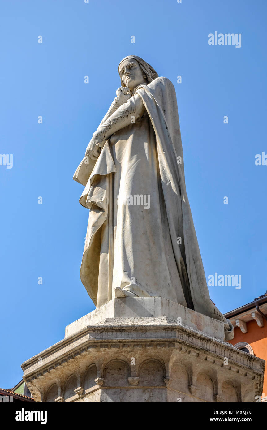 Famous dante alighieri statue hi-res stock photography and images - Alamy