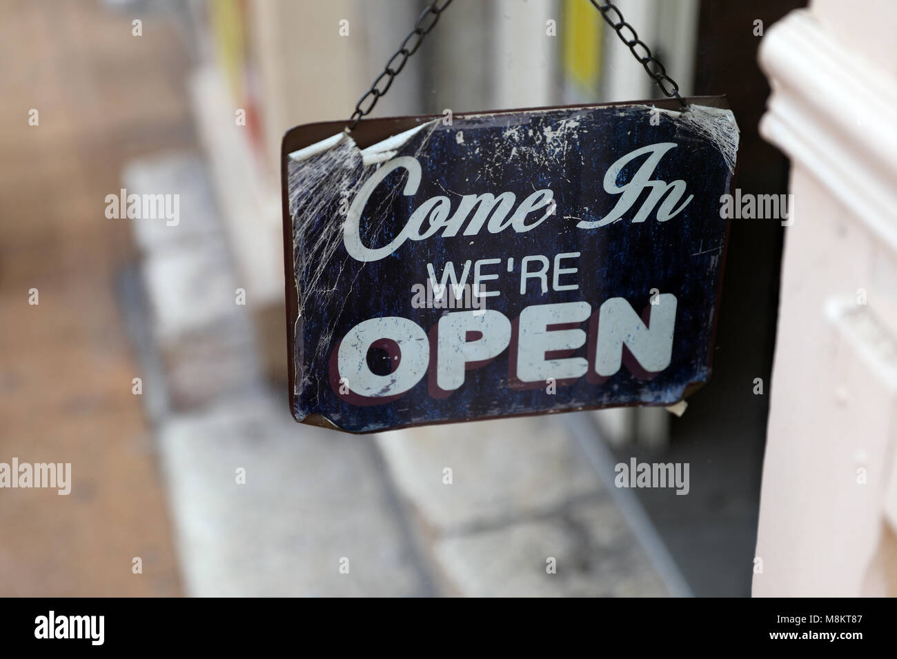 Come in We're OPEN, Metal Tin Sign. Vintage Style Stock Photo Alamy