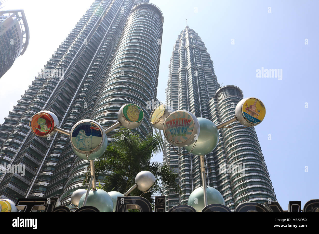 Kuala Lumpur Malaysia 19th March 2018 Petronas Twin Towers Kuala Lumpur Malaysia Oil And Gas Company Petroliam Nasional Bhd Petronas Has Signed An Agreement With Tokyo Gas Co Ltd With Liquified Natural