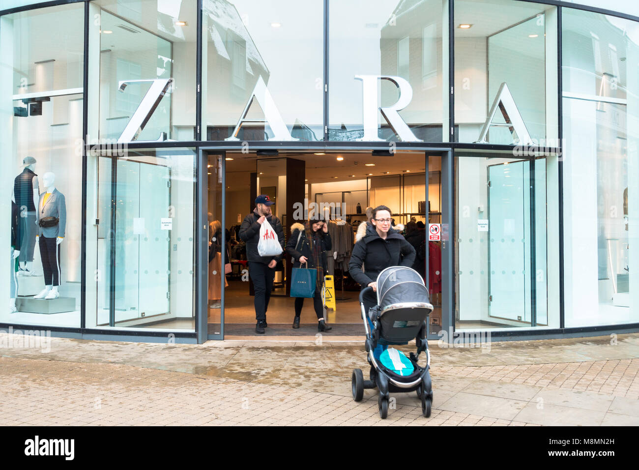 The Zara fashion retail shop in Windsor, UK. The store sells ladies  fashions and clothing Stock Photo - Alamy
