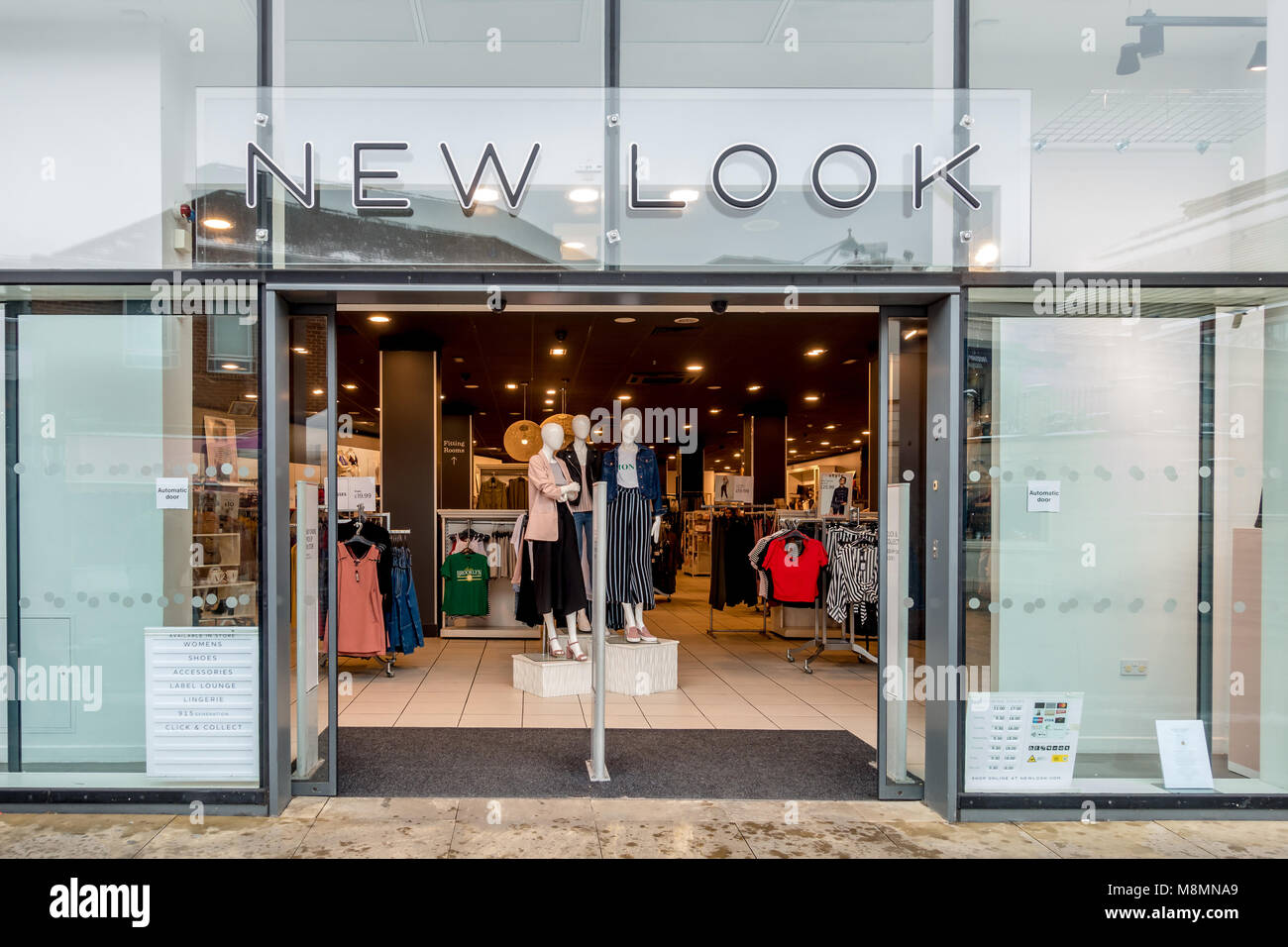 New look shop hi-res stock photography and images - Alamy