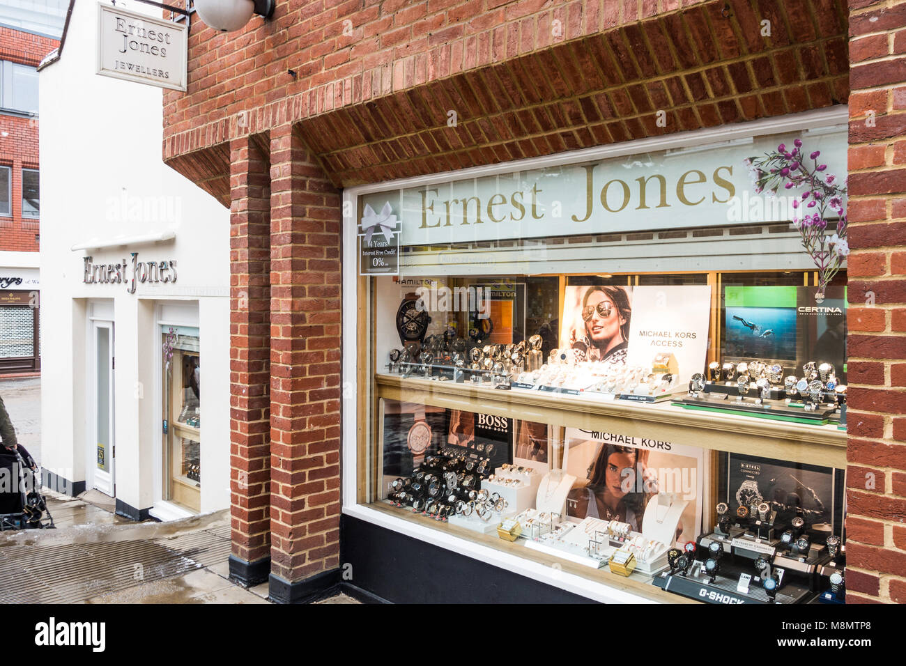 Jones jewellers best sale