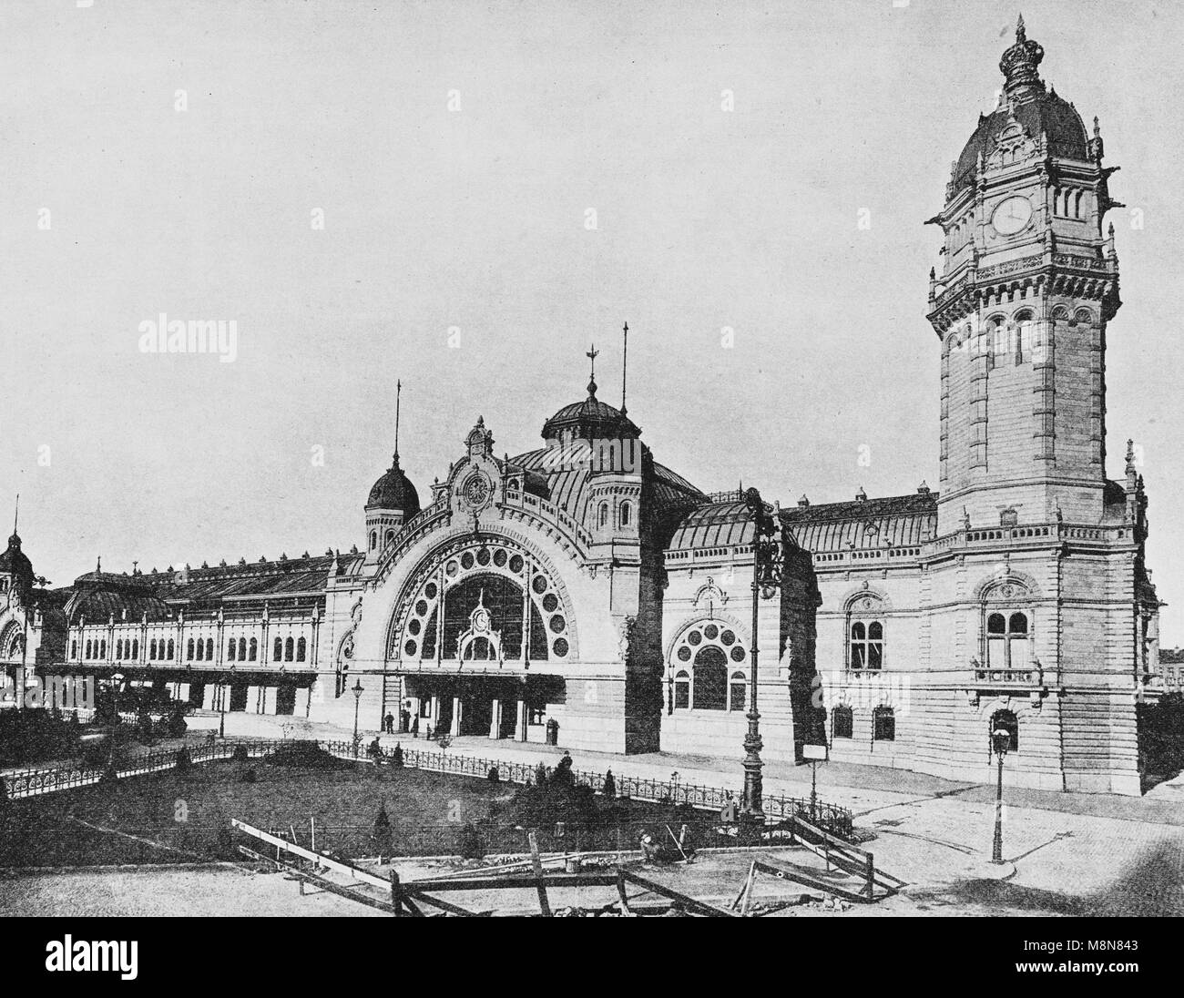 Cologne Railway Station in 1900, Picture from the French weekly newspaper l'Illustration, 17th November 1900 Stock Photo