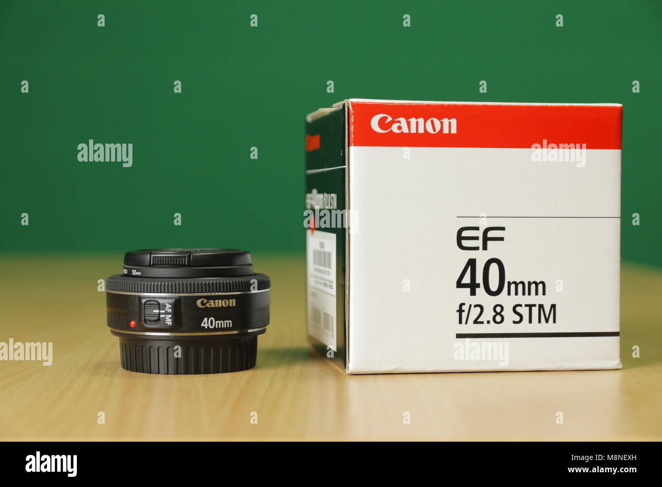 Canon Lens 40mm Box Stock Photo Alamy