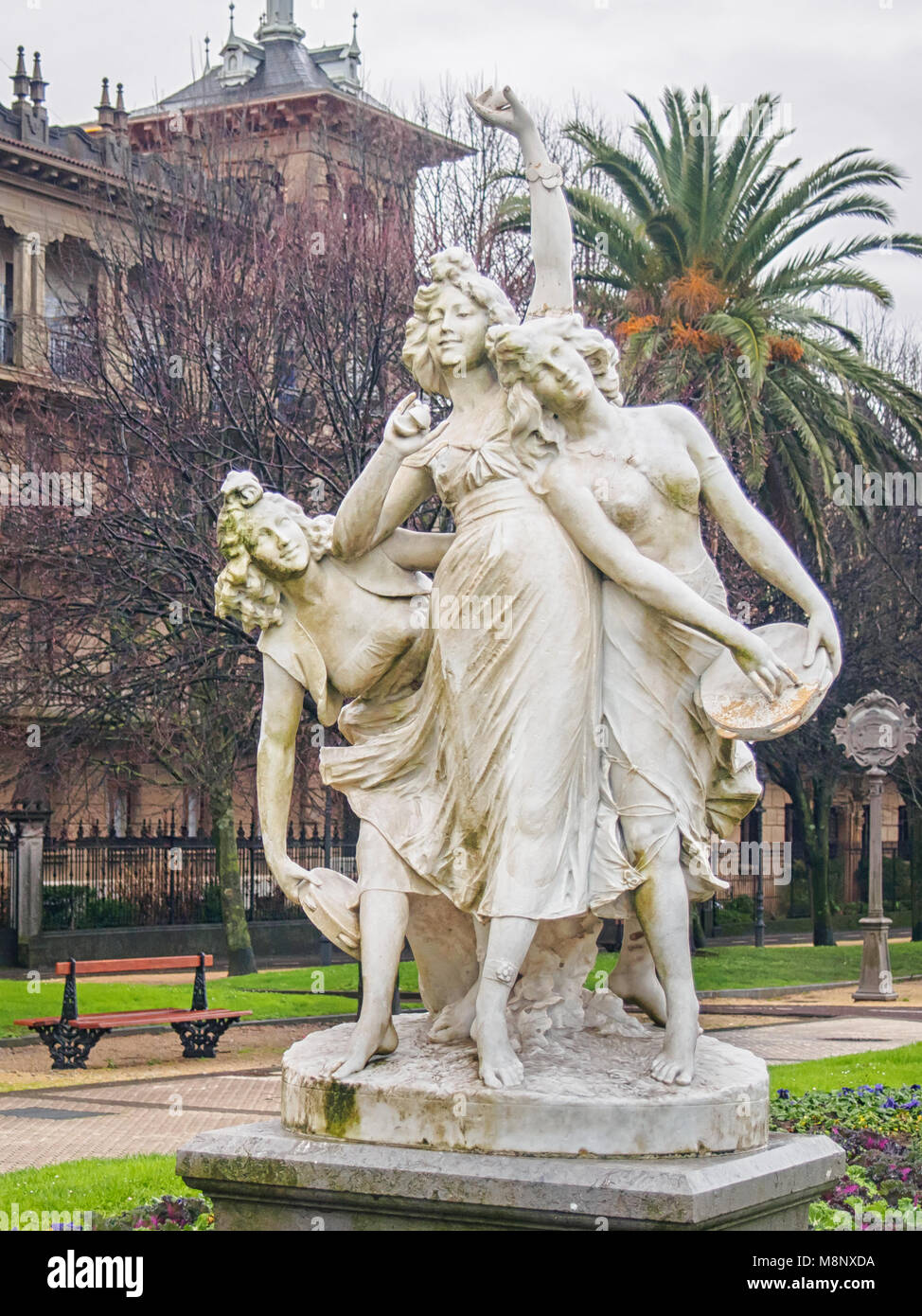 Bronze statue dancing girl hires stock photography and images Alamy