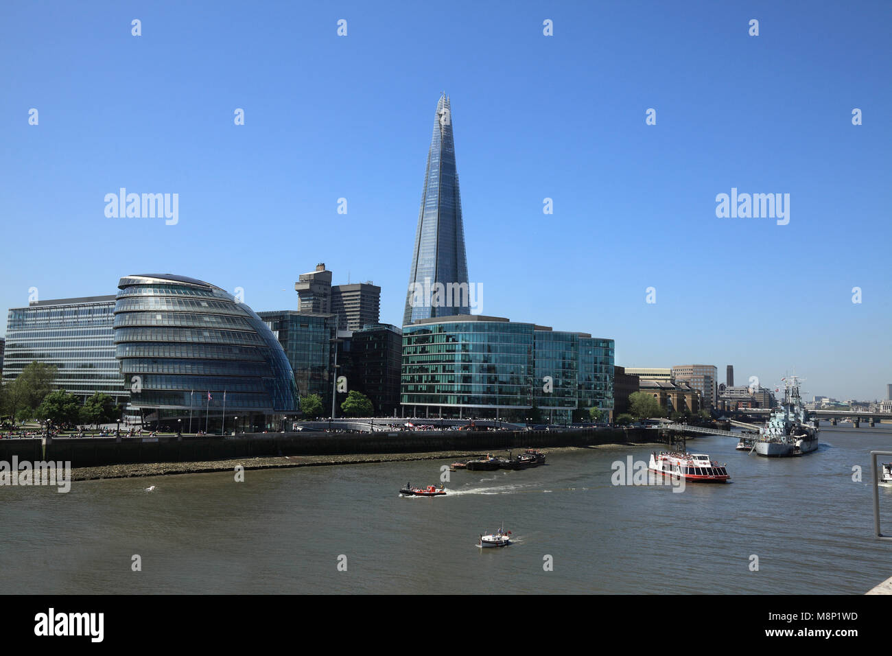 City Hall on the River Thames and the tallest building in London  'The Shard of Glass' Stock Photo