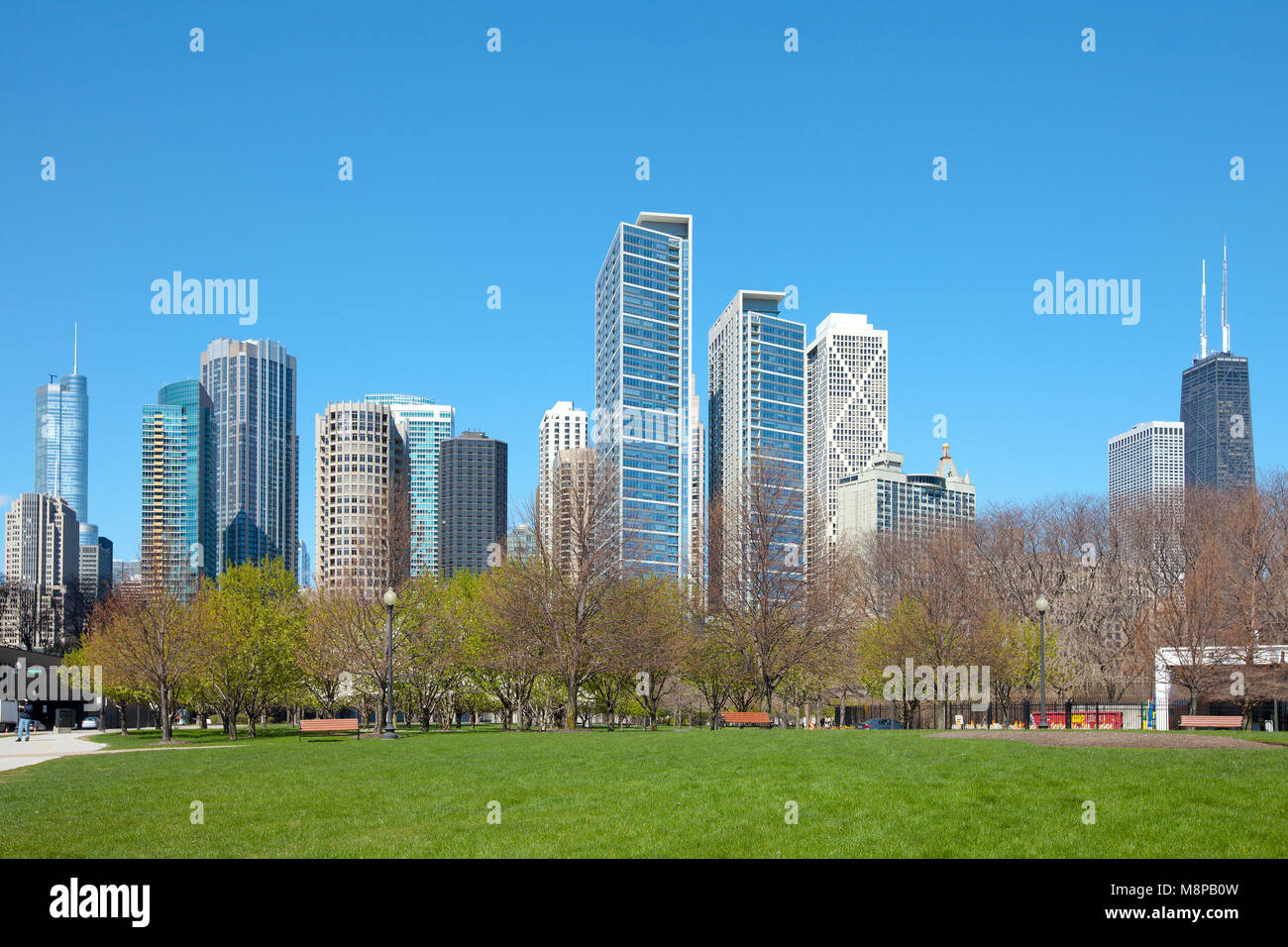 Dawntown skyline, lake shore and Jane Addams Memorial Park, Chicago, Illinois, USA Stock Photo