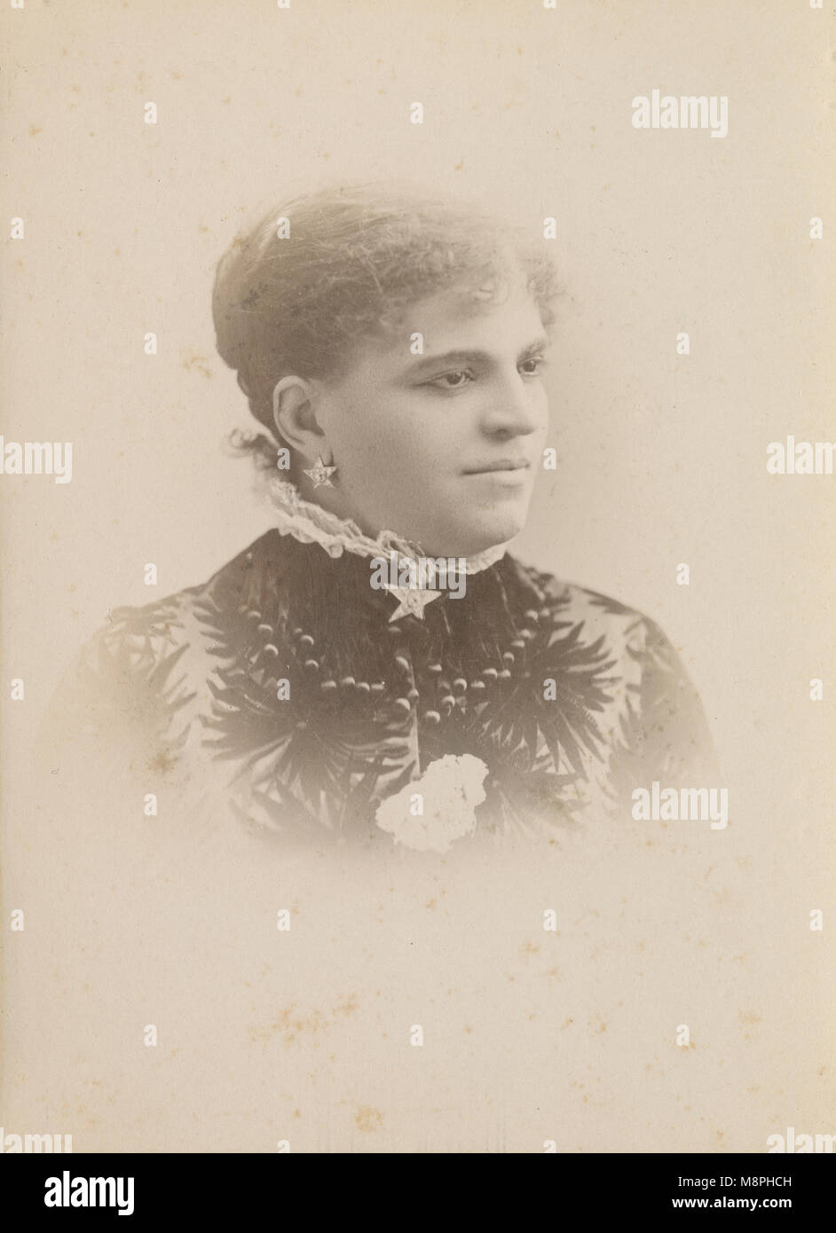 Antique c1860 photograph, Sofia Scalchi. Sofia Scalchi (1850-1922) was an Italian operatic contralto who could also sing in the mezzo-soprano range. Her career was international, and she appeared at leading theatres in both Europe and America. SOURCE: ORIGINAL CABINET CARD Stock Photo