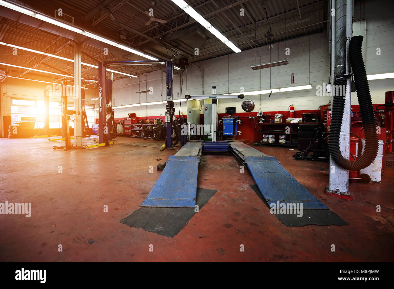Professional car repair hi-res stock photography and images - Alamy