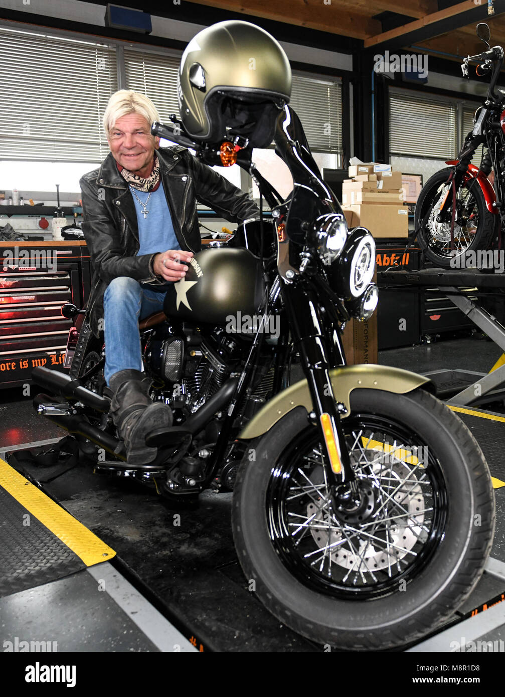 16 March 2018, Germany, Tuttlingen: Singer Matthias Reim presents his new Harley  Davidson. His new album 'Meteor' is released on 23 March. Photo: Patrick  Seeger/dpa Stock Photo - Alamy