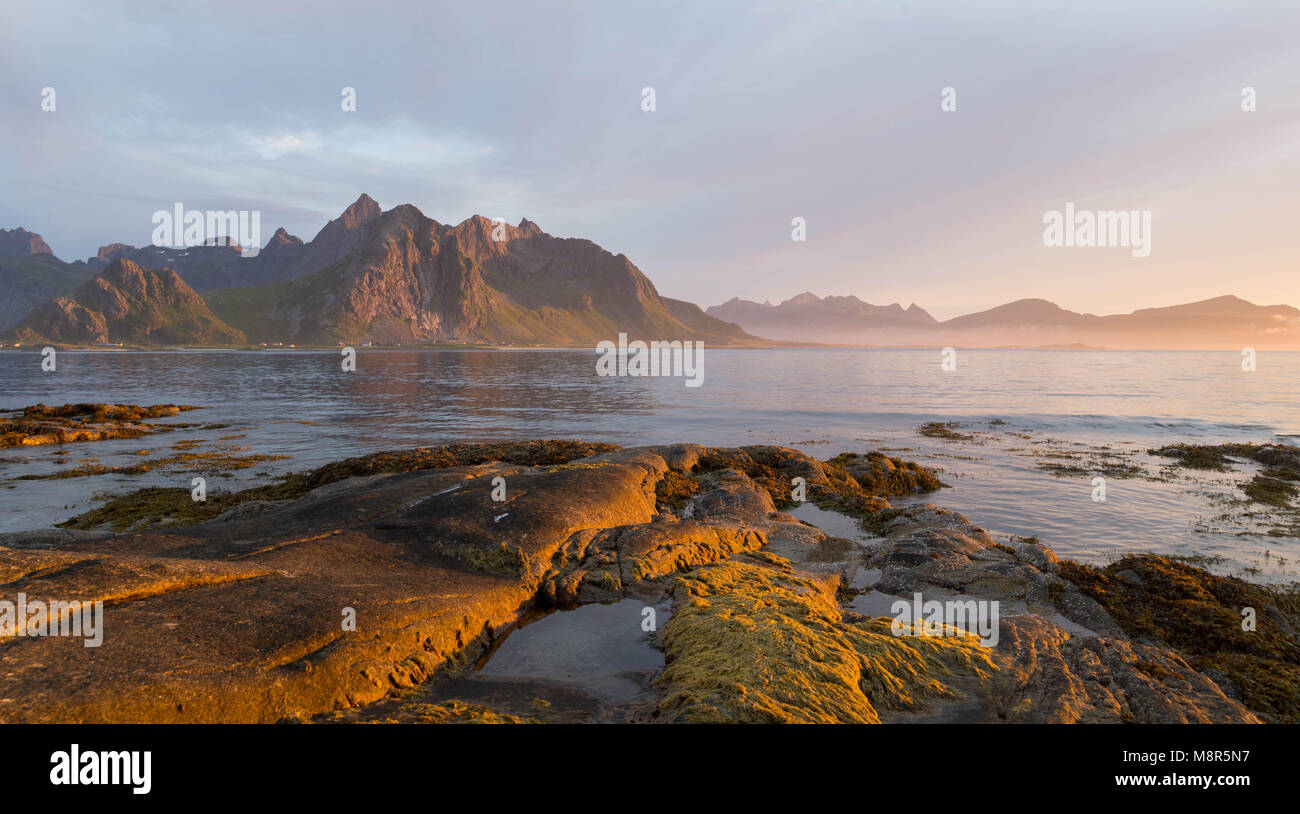flakstad guring sunset mountain