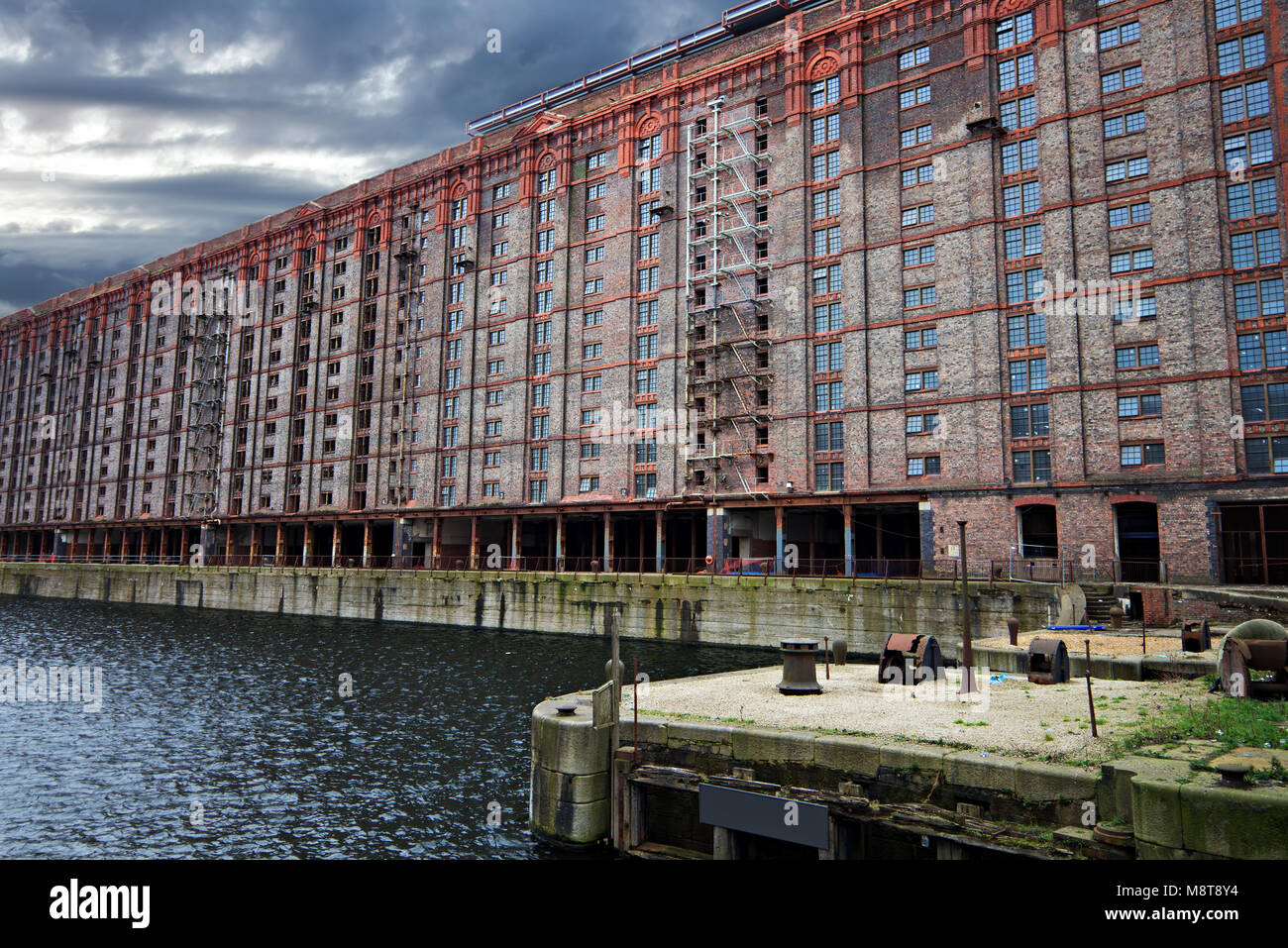 Largest brick building hires stock photography and images Alamy