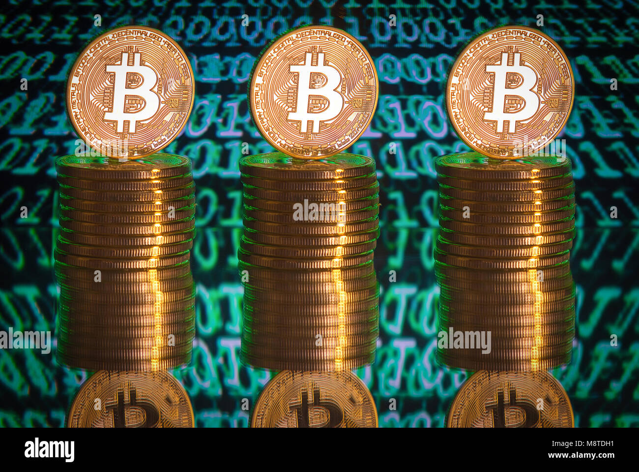 Bitcoin blockchain binary hi-res stock photography and images - Page 2 -  Alamy