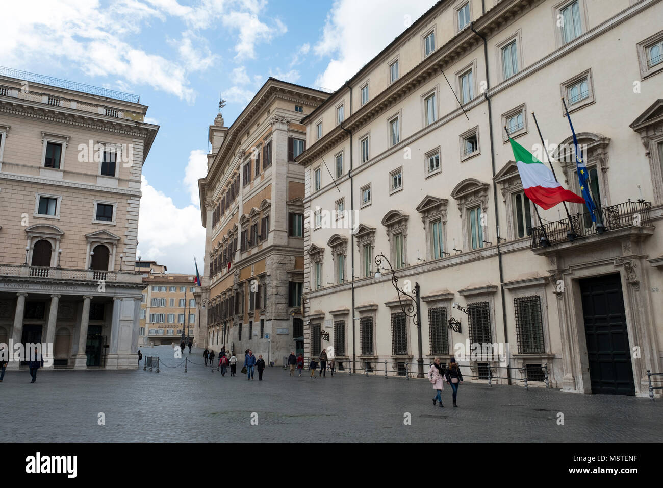 Palazzo Chigi, Piazza Colonna, centro storico district, Rome, Italy, Europe  Stock Photo - Alamy