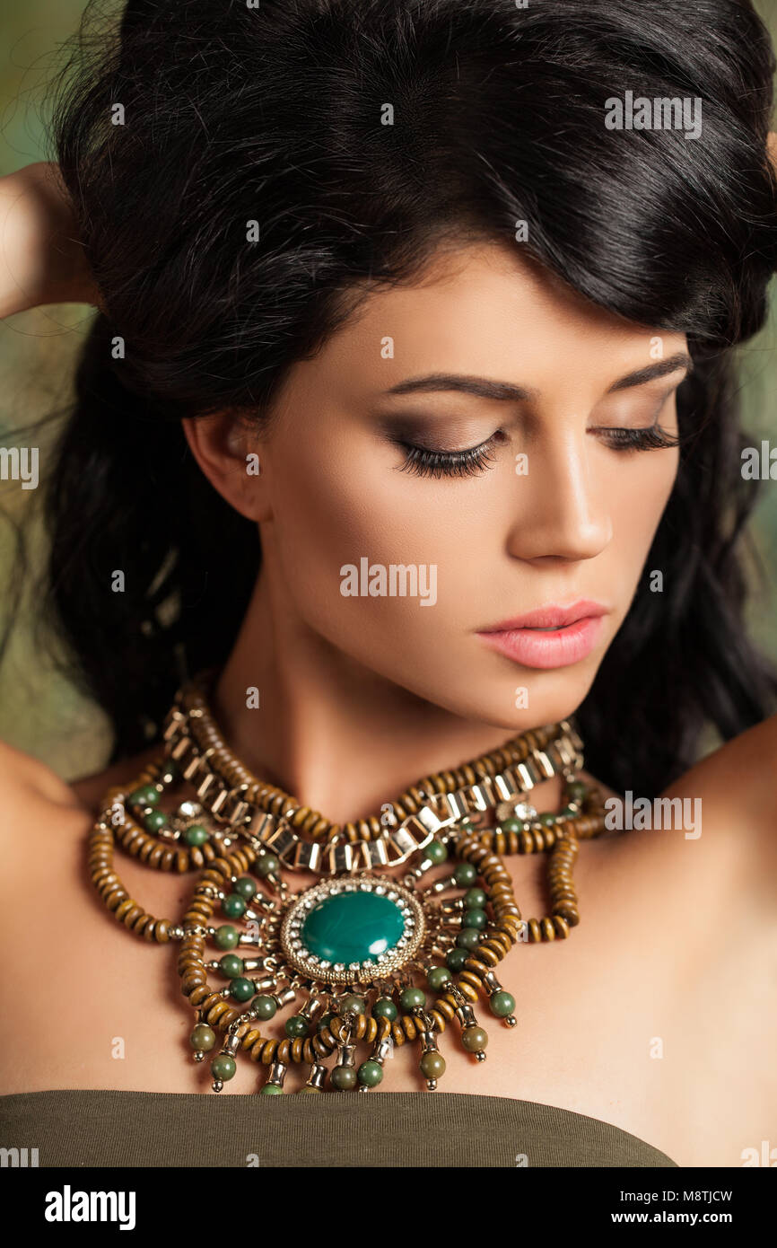 Closed eye eyeliner hires stock photography and images Alamy