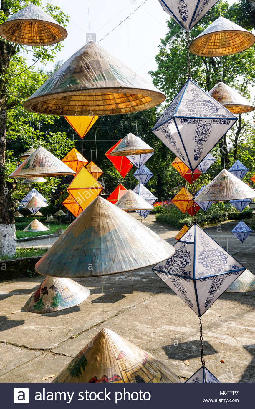 Asian Conical Hats Stock Photos & Asian Conical Hats Stock Images - Alamy