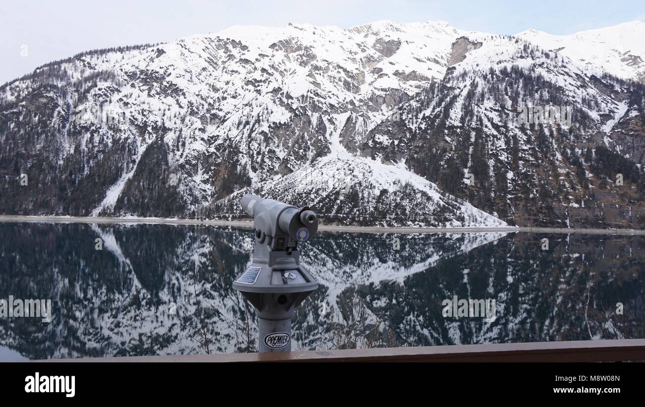 Achensee, Tirol im Winter mit Spiegelung der Berge im See Stock Photo