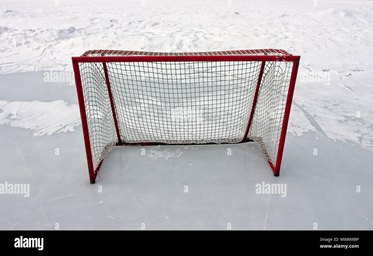 empty ice hockey goal outdoors Stock Photo Alamy
