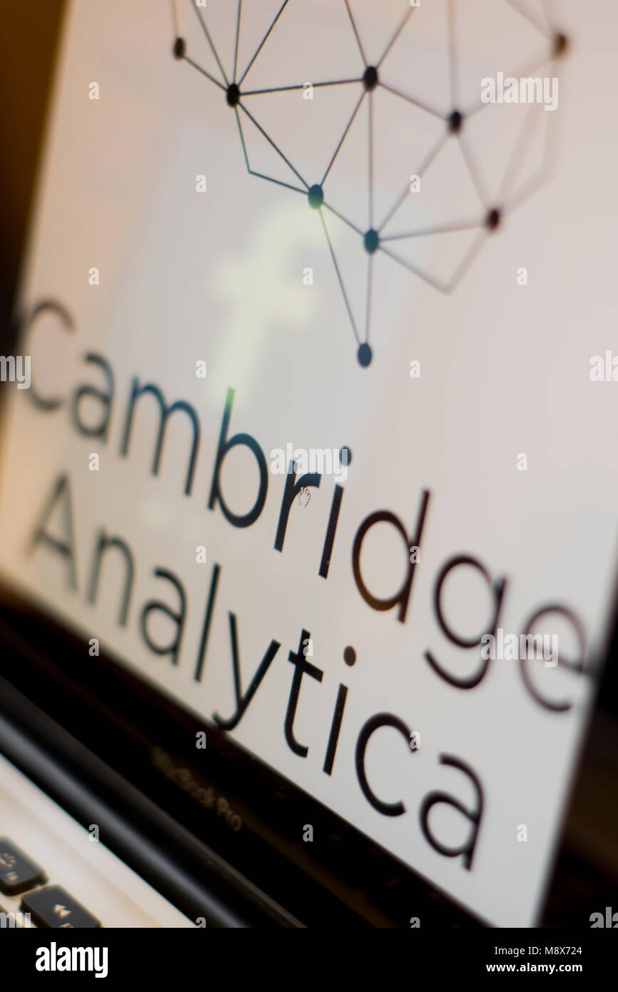 Edinburgh, UK. 20thMarch 2018. The logos of Facebook and Cambridge Analytica are seen together as the data breach scandal continues. Credit Lorenzo Dalberto/Alamy Live News Stock Photo