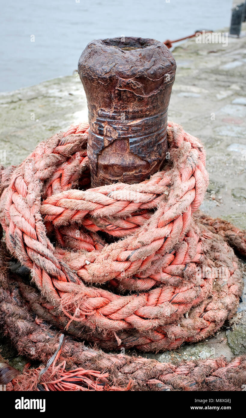 Fisherman Ropes Fishermans knots hi-res stock photography and images - Alamy