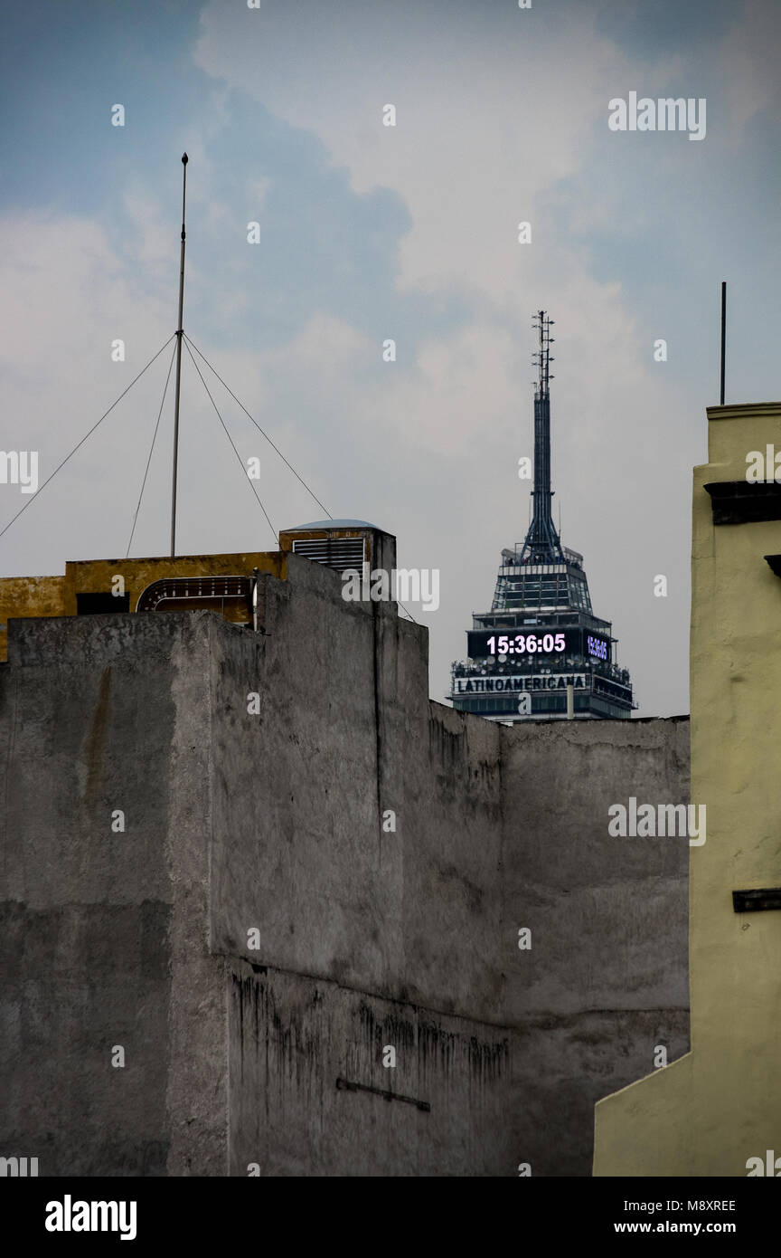 A view of the Latin America Tower in Mexico City / Torre Latinoamericana en Ciudad de México Stock Photo