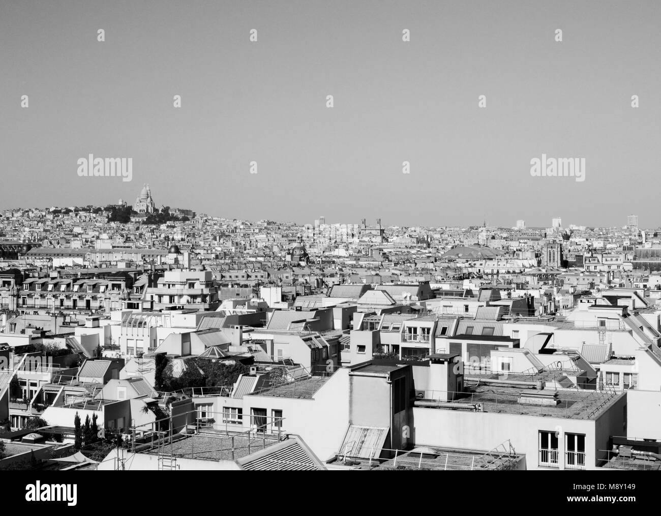 Parisian architecture Black and White Stock Photos & Images - Alamy