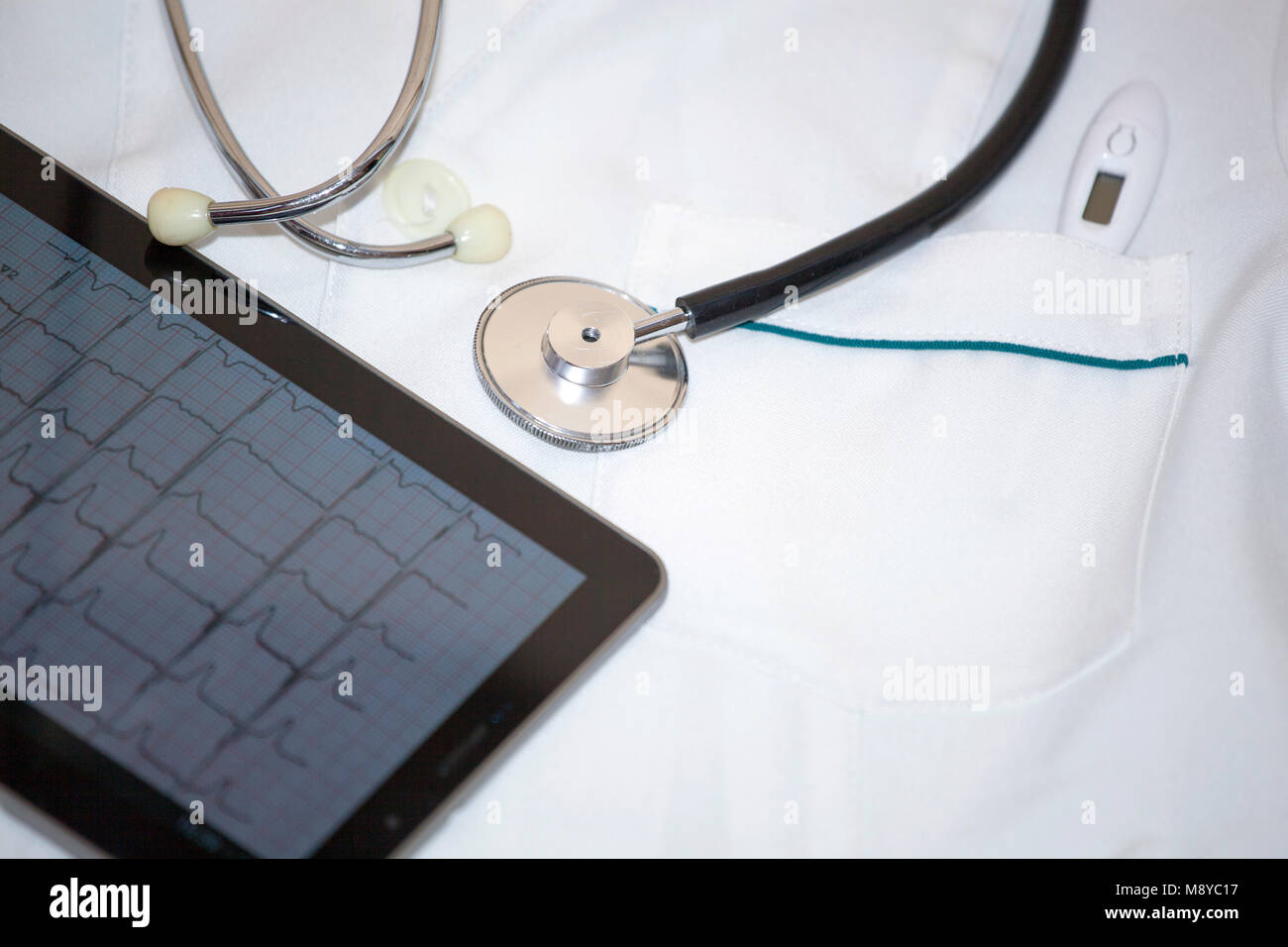 Blue line medical health record hi-res stock photography and images - Alamy