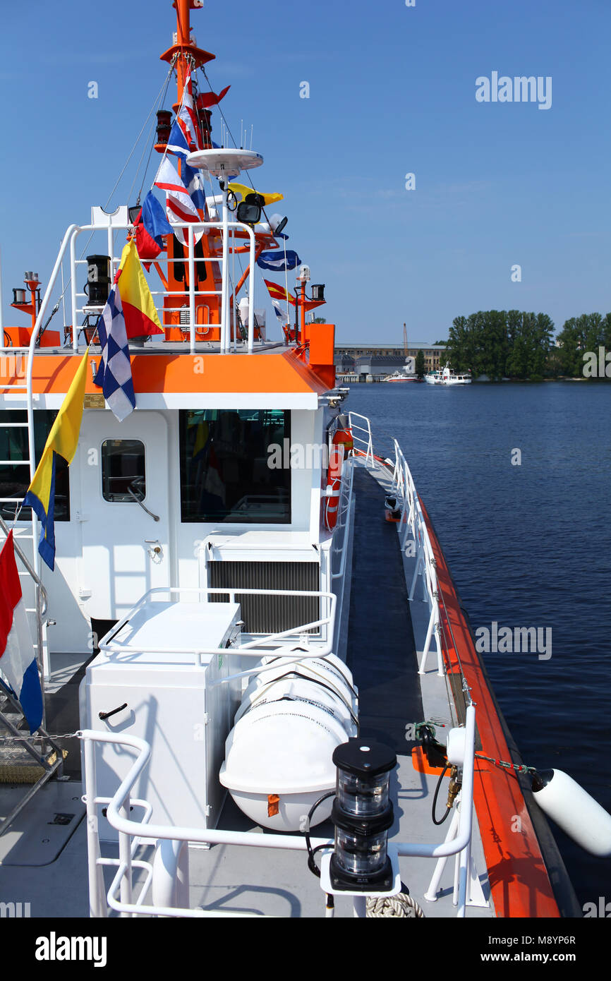 Navy ship signal flag signal flags hi-res stock photography and images ...