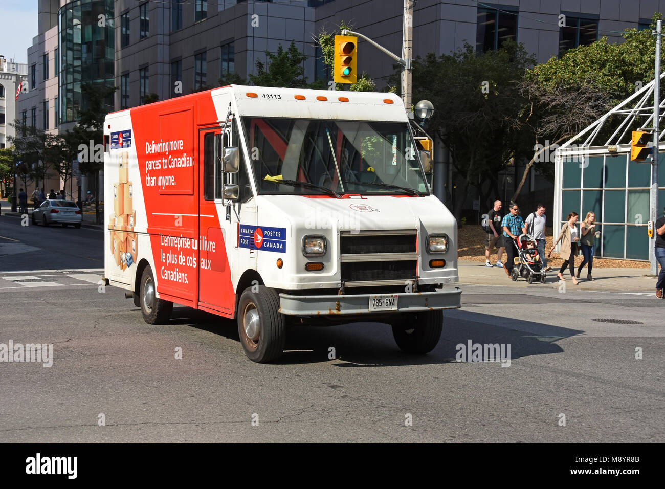 Canada Post vehicle Stock Photo Alamy