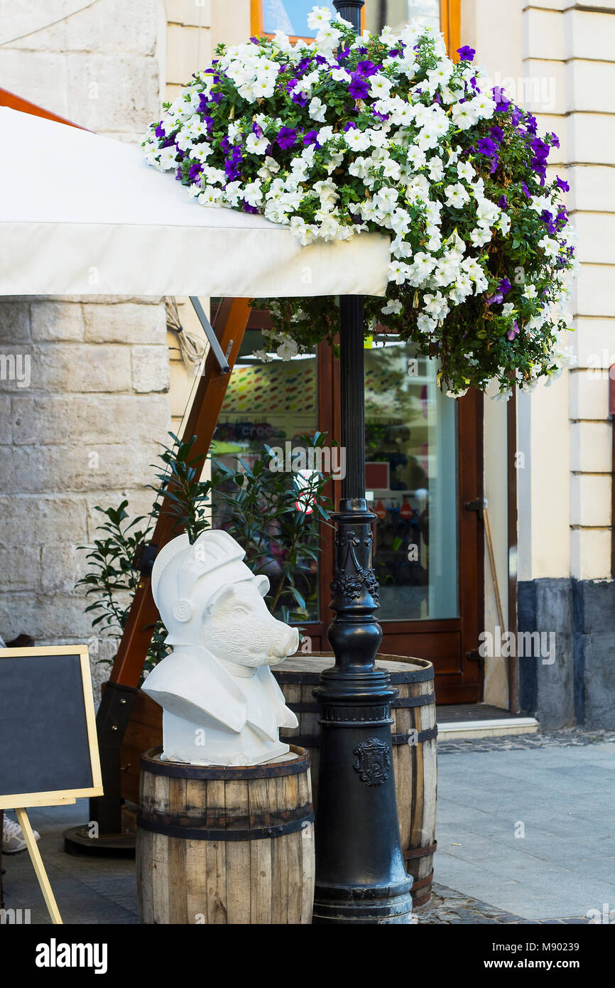 Stone pig statue hires stock photography and images Alamy
