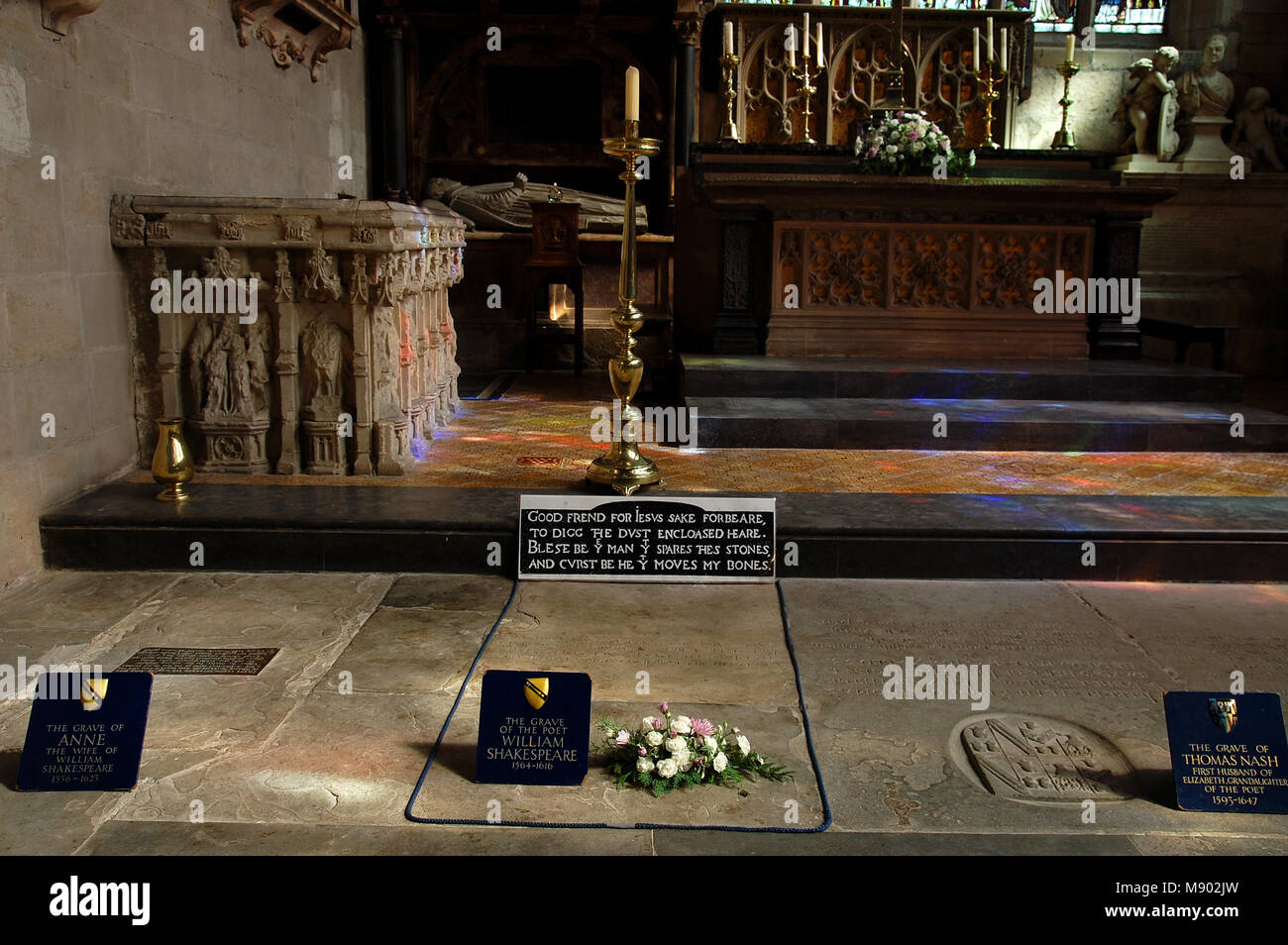 William shakespeare grave hi-res stock photography and images - Alamy