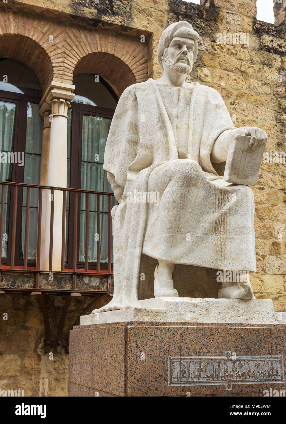 Cordoba, Spain.  Statue of Ibn Rushd, Abū l-Walīd Muḥammad Ibn, ʾAḥmad Ibn Rushd, 1126 –  1198, aka Averroes.  Medieval Andalusian Arab polymath. Stock Photo