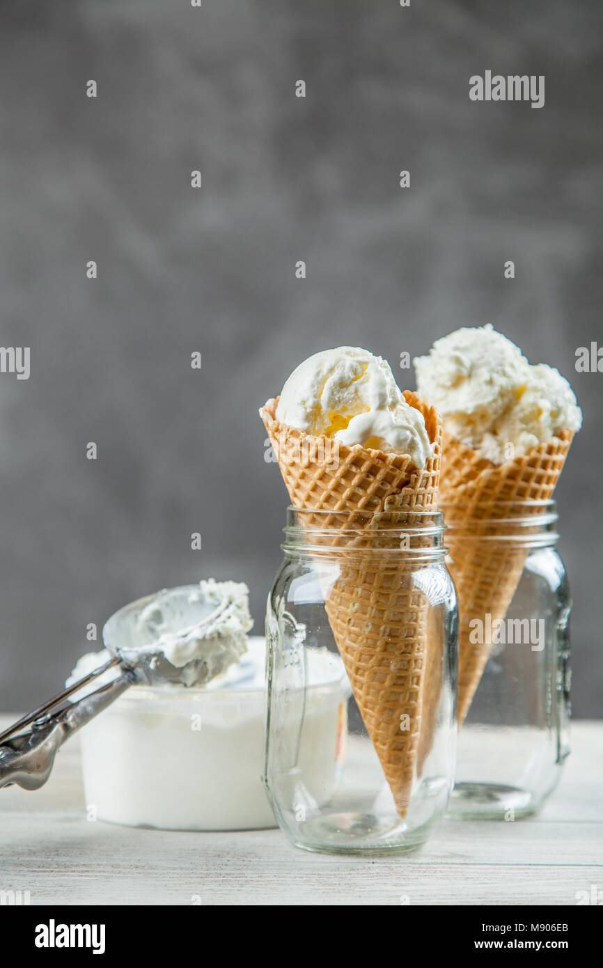 Ice cream maker, salt, ice hi-res stock photography and images - Alamy