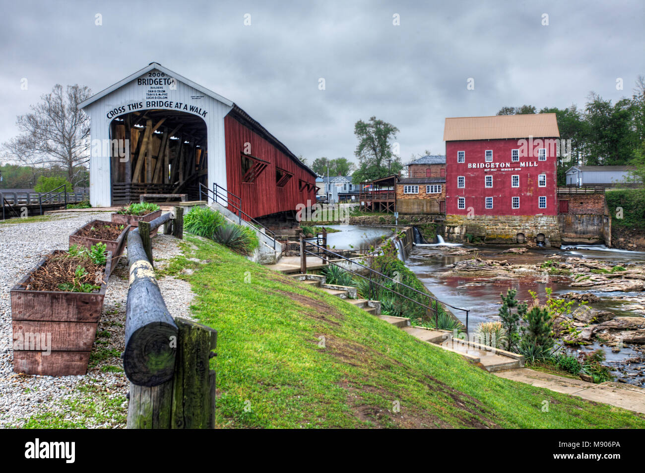 The Bridgeton Covered Bridge in Indiana Stock Photo Alamy