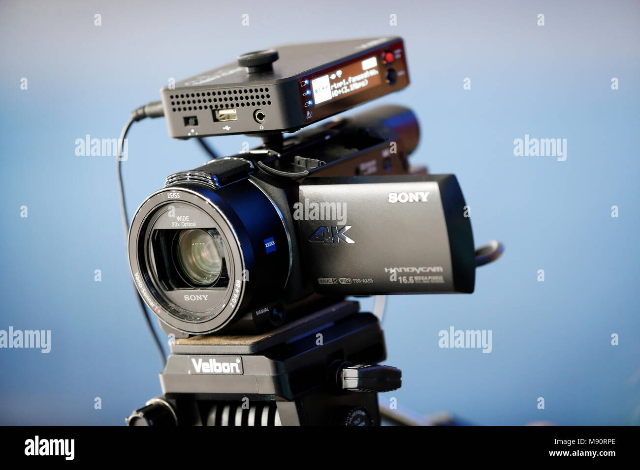 Automatisering Omringd Ongehoorzaamheid Vdo camera hi-res stock photography and images - Alamy