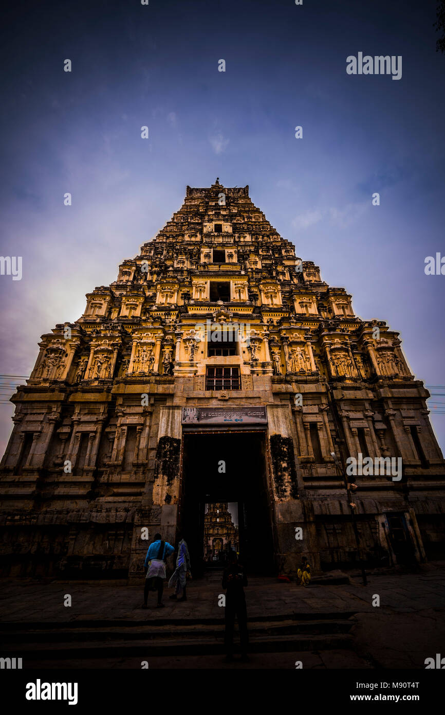 Tamil nadu karnataka hires stock photography and images Alamy