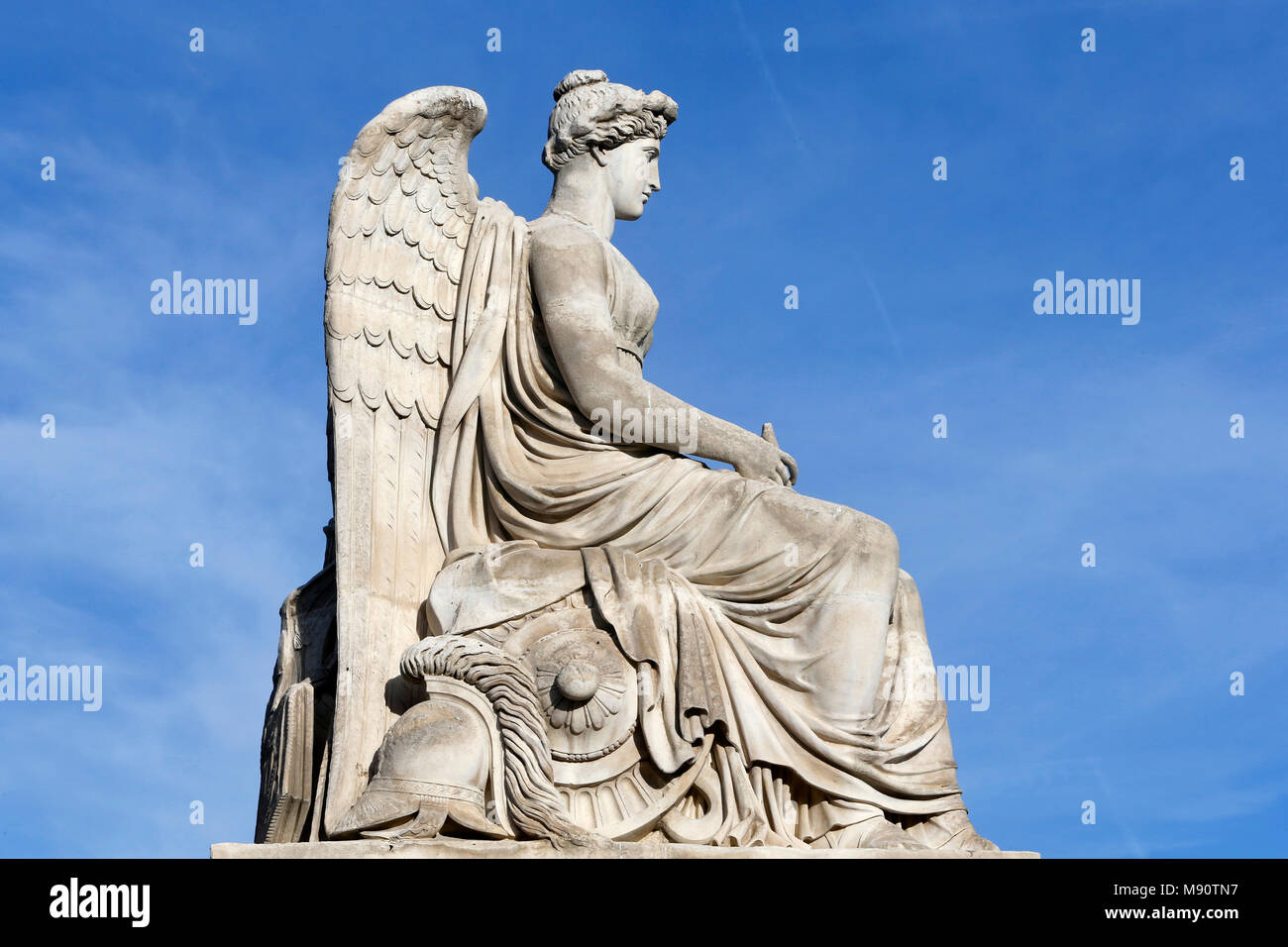 Jardin des Tuileries, L'Histoire, statue dÕAntoine-Franois GŽrard et arc de triomphe du Carrousel. Paris, France. Stock Photo