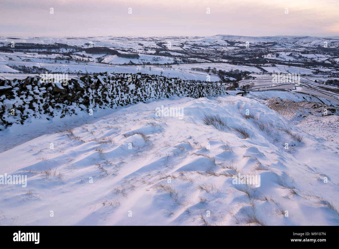 Snow covered English countryside on a beautiful winter morning. South Head, Peak District, Derbyshire, England. Stock Photo