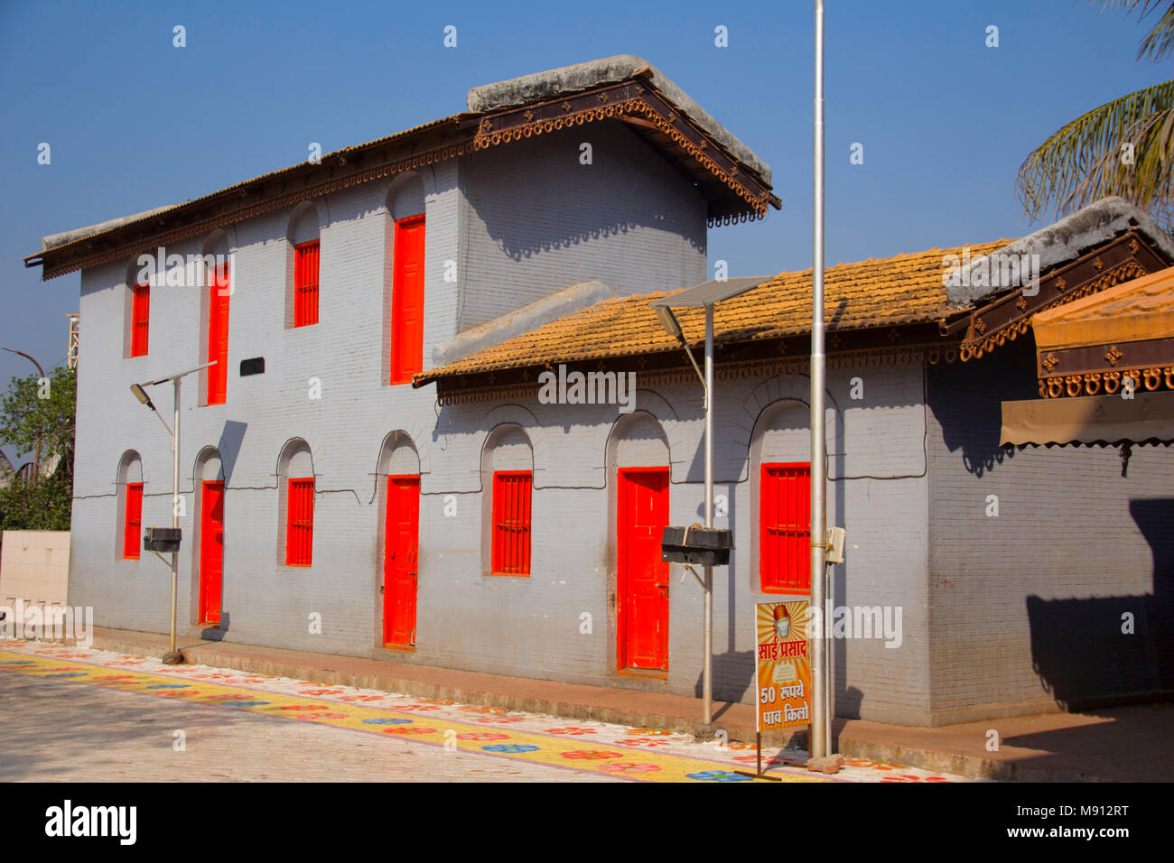 A replica of Sri Shirdi Sai Baba Sansthan at a distance of 25 km on the off old Bombay and Pune highway in Shirgaon. This temple was built by Mr. Prak Stock Photo