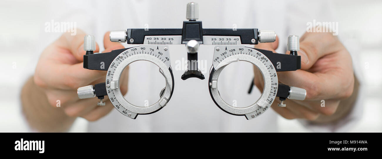 Medical vision test hi-res stock photography and images - Alamy