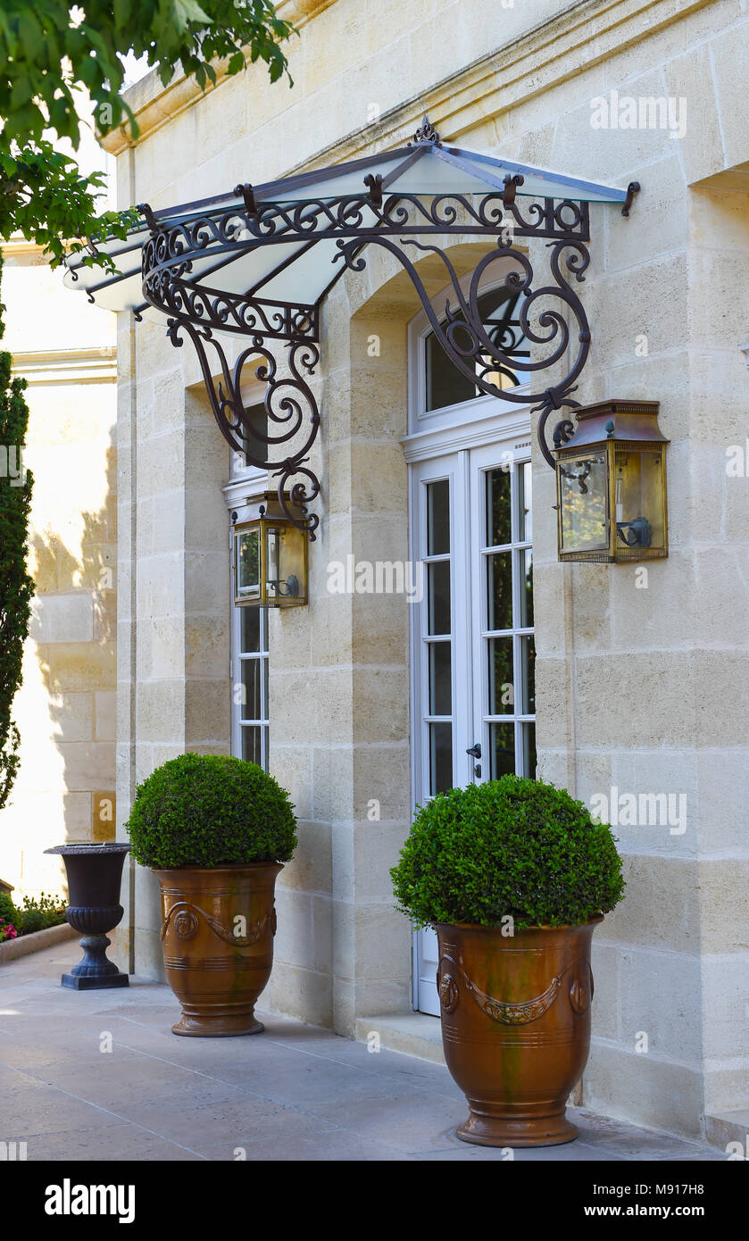 Patio doors garden hires stock photography and images Alamy