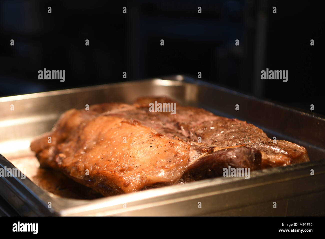 Whole beef joint hires stock photography and images Alamy